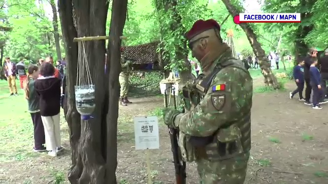 Ceremonie cu fanfară de Ziua Forţelor Terestre. Secretele dezvăluite de militari bucureștenilor