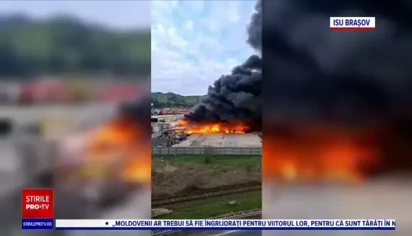 Incendiu de proporţii într-o piaţă din Braşov. A fost transmis un mesaj Ro-Alert (1)