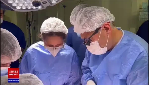 Transplant de ficat pentru fetița de 5 ani cu insuficiență hepatică severă. Intervenția nu s-a mai făcut la noi de 8 ani