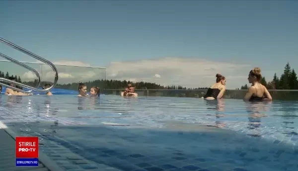 La piscină, la munte, de 1 mai. „Mai bine ca la Constanța, aer curat”