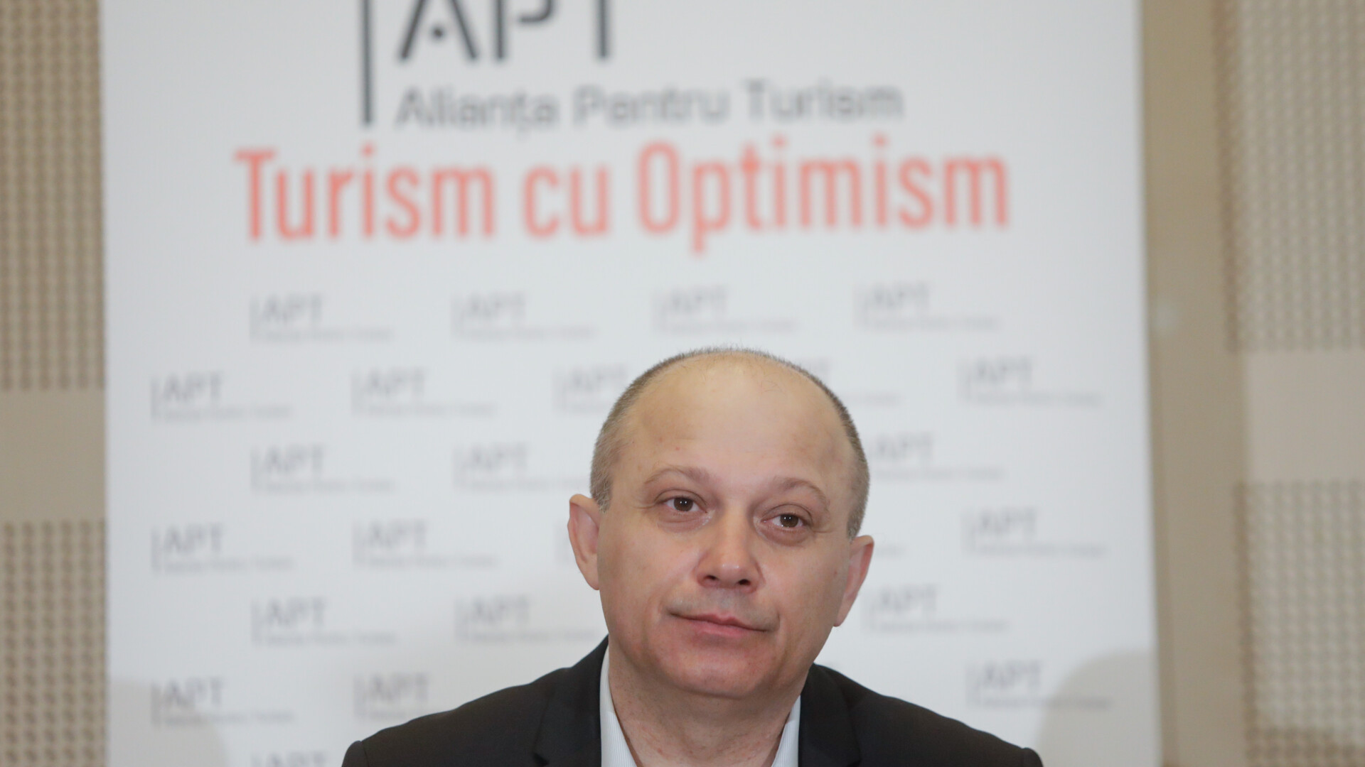 Ministrul Turismului, despre preţurile mari la pachetele de Sărbători: Un român obişnuit, de rând, nu îşi poate permite