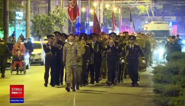 Ceremonie cu fanfară de Ziua Forţelor Terestre. Secretele dezvăluite de militari bucureștenilor