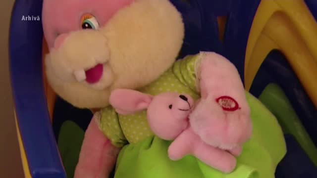 O fetiță de 8 ani din Iași a fost violată de tatăl prietenelor ei de joacă, în Iași