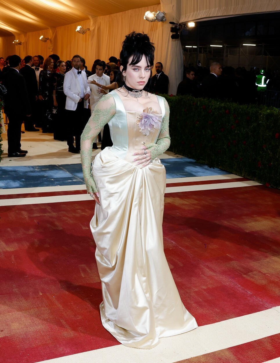 Met Gala 2022. Vedetele au defilat în ținute spectaculoase pe covorul roșu GALERIE FOTO