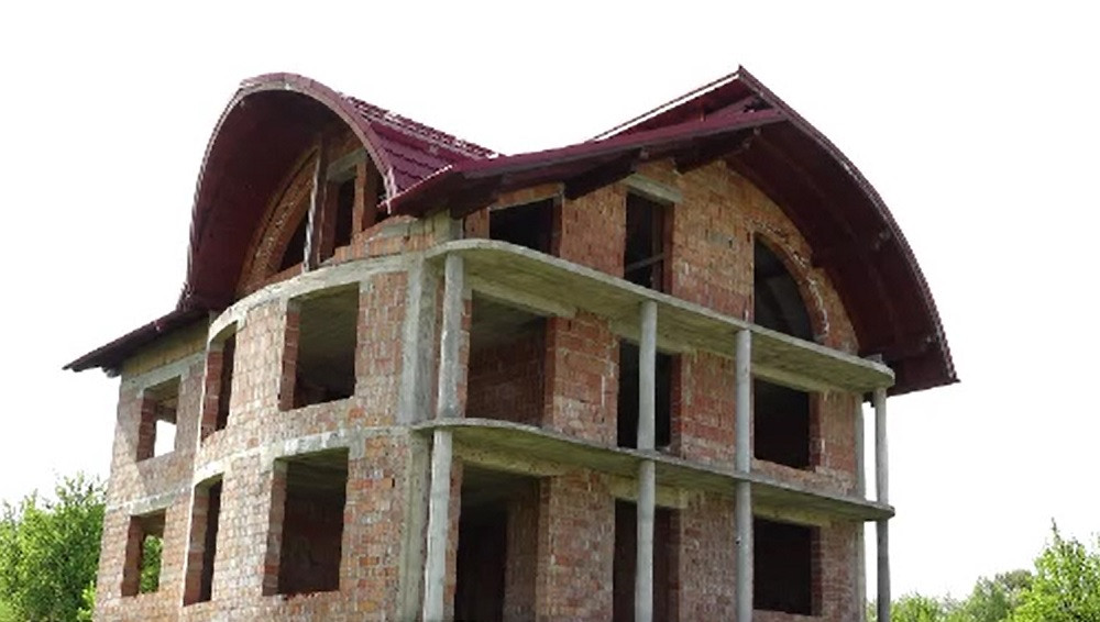 Mulți tineri din Țara Oașului lucrează în străinătate și își construiesc vile, dar nu au de gând să se întoarcă în țară