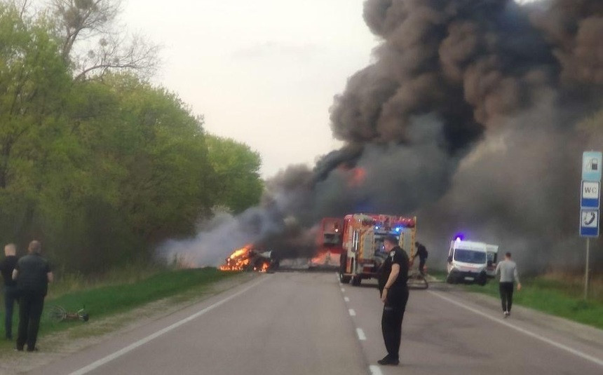 Accident grav în vestul Ucrainei. Cel puţin 27 de oameni au murit