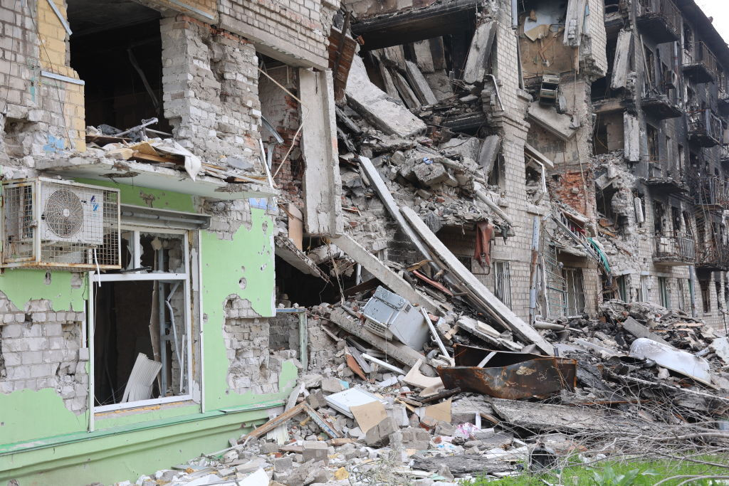 Jurnalul unui copil de 8 ani, rănit de forțele ruse: "Mi-au murit bunicii, cei doi câini și iubitul meu oraș Mariupol"