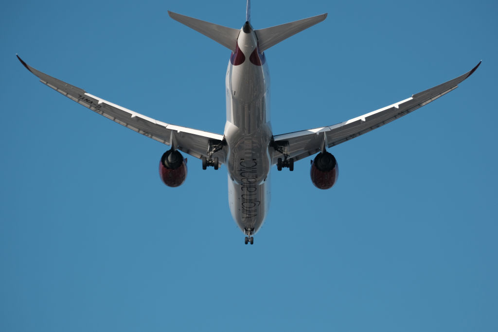 Un avion cu peste 100 de pasageri la bord a luat foc, după o aterizare forțată pe Aeroportul Internațional din Miami