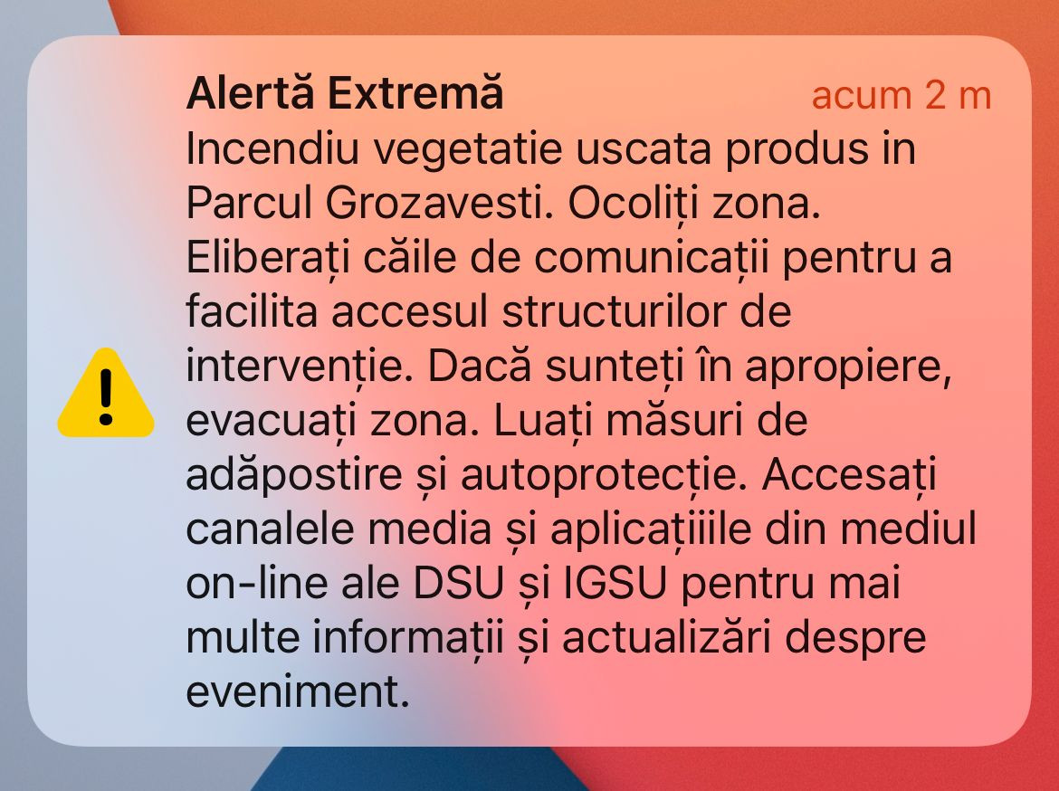 Incendiu de vegetație uscată în Parcul Grozăvești. Locuitorii au primit mesaj RO-ALERT