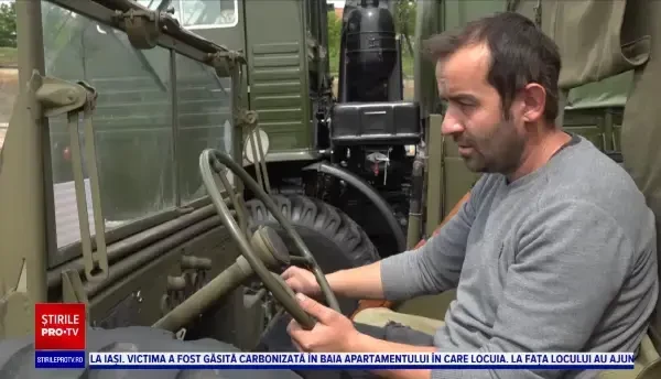 Spectacol în orașul Unirii. Cele mai tari mașini retro din România au ajuns în Alba Iulia