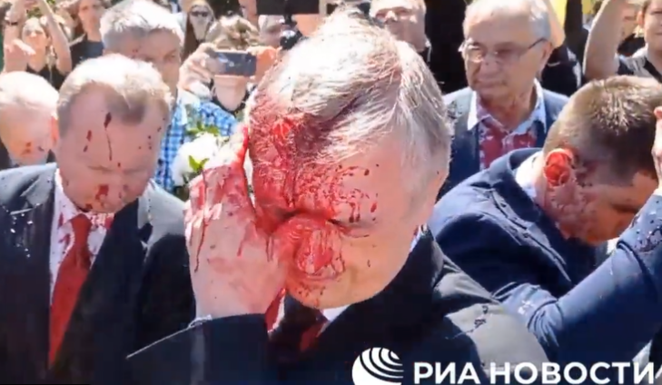 MAE rus, după ce ambasadorul Rusiei la Varşovia a fost stropit cu vopsea: Neo-naziştii şi-au arătat încă o dată faţa