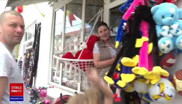 Păpușile „Huggy Wuggy”, jucăriile controversate adorate de copii. Avertismentul specialiștilor: Le pot produce coșmaruri