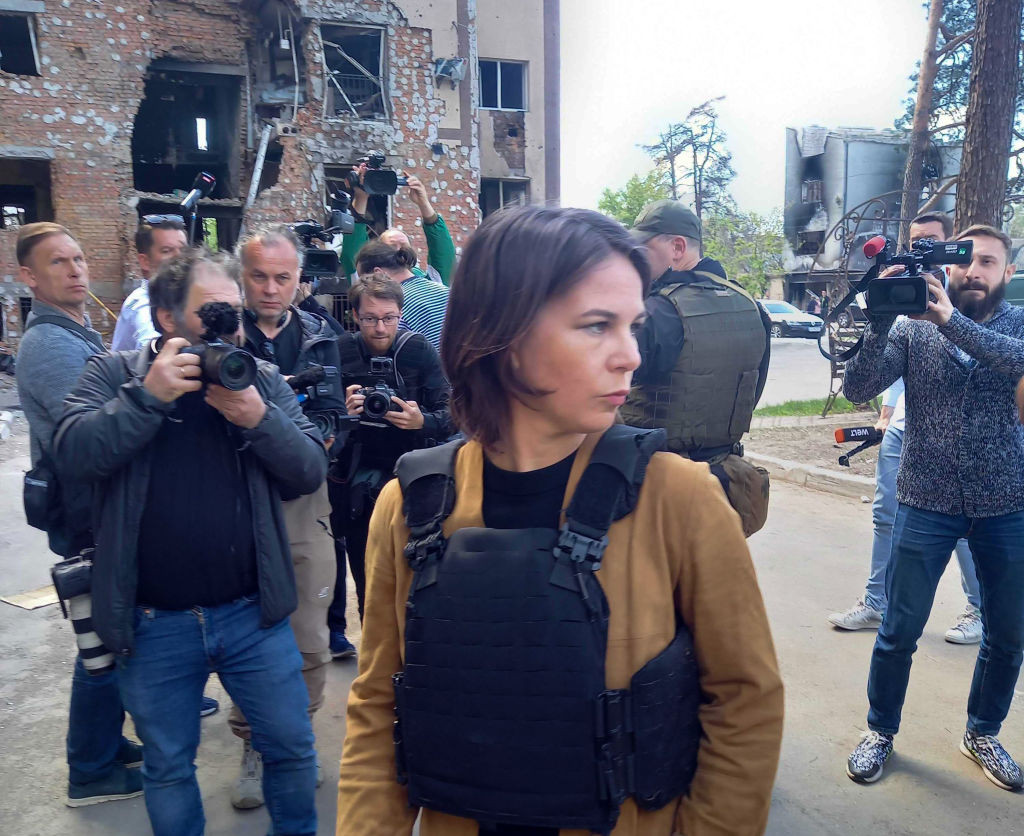 Ministrul german de Externe, îngrozit după vizita din Bucea: „Vezi aici cele mai cumplite urmări ale crimelor războiului”