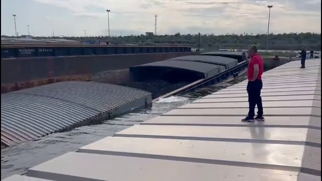 O barjă încărcată cu 1.700 de tone de cărbune s-a scufundat în Portul Constanța