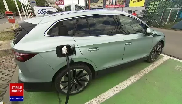 Cele mai vândute tipuri de mașini în 2022. Proprietarii le așteaptă și un an și jumătate