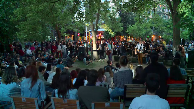 Serile studențești din complexul de cămine din Grozăvești s-au întors. Acorduri de chitară au răsunat toată seara