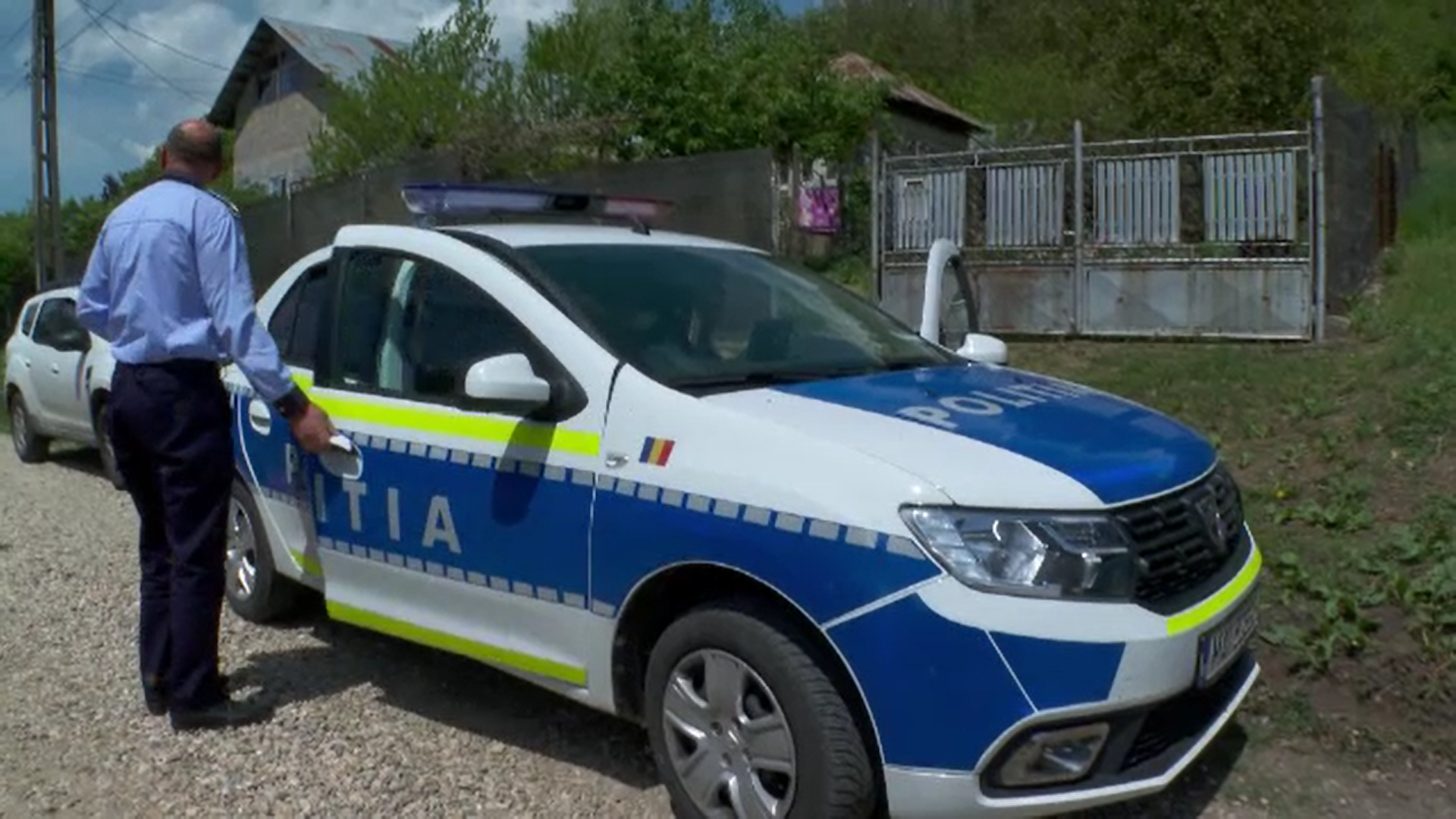 Bărbat din Argeș, arestat după ce și-ar fi agresat sexual în mod repetat nepoata de 13 ani