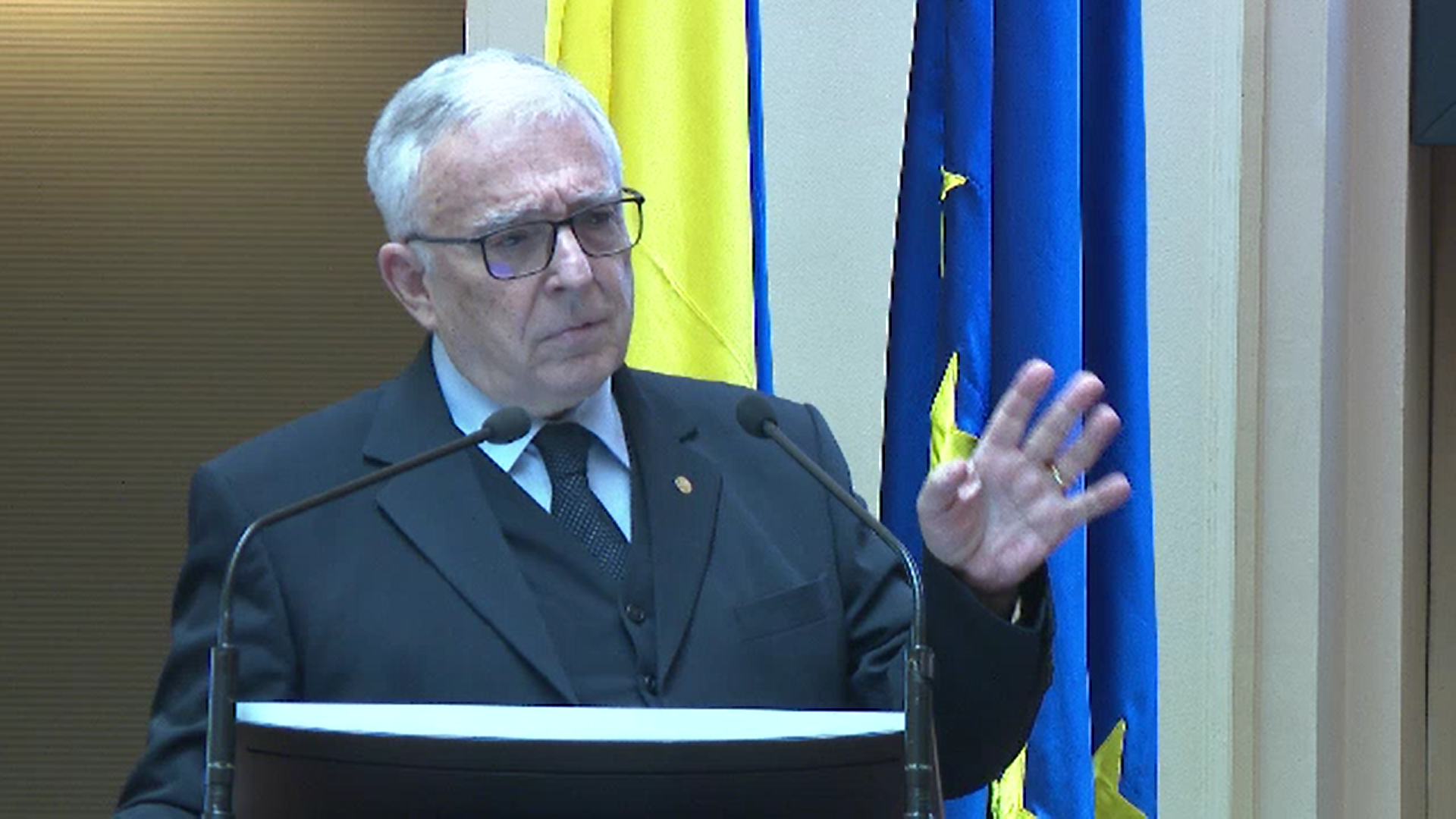 BNR: Vârful scumpirilor va fi în iunie. Isărescu a îndemnat populația la calm: „Să mai bem câte un ceai de tei”