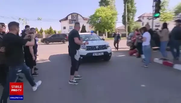 Piedone, condamnat definitiv în dosarul Colectiv, a intrat în închisoarea Rahova în aplauze