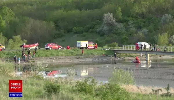 Un băiat de 16 ani din Vaslui s-a înecat într-un lac de acumulare de la marginea satului