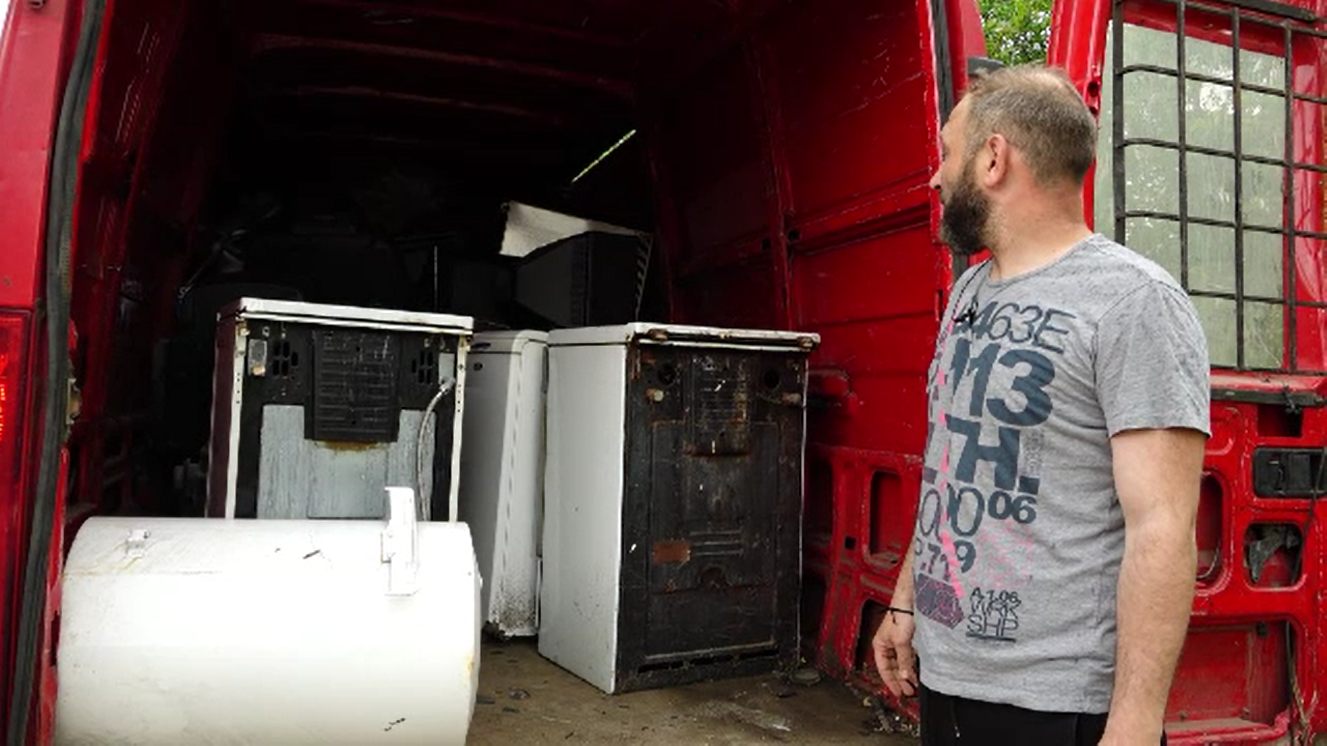 Metoda ingenioasă prin care autoritățile dintr-o comună i-au convins pe oameni să renunțe la electrocasnicele vechi