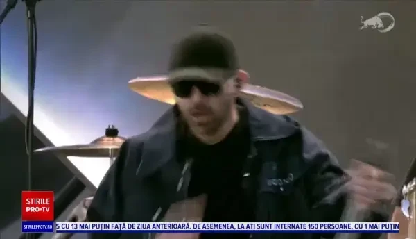 Spike a câștigat duelul cu Irina Rimes de la SoundClash. Spike a invitat alături de el pe scenă un cântăreț celebru de manele