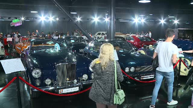 Cozi uriașe la Noaptea Muzeelor. Tânăr care a vizitat expoziția lui Ion Țiriac: ”E minunat, mie îmi vină să plâng”