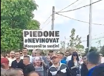 Susținătorii lui Piedone s-au strâns în fața Penitenciarului Rahova și au protestat. Fiul său va candida la primărie. VIDEO