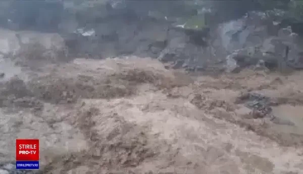 Bărbatul dispărut în județul Iași după ce a fost luat de viitură a fost găsit mort