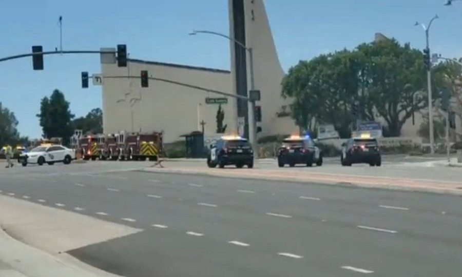 O persoană a murit şi alte patru au fost rănite într-un atac la o biserică din California