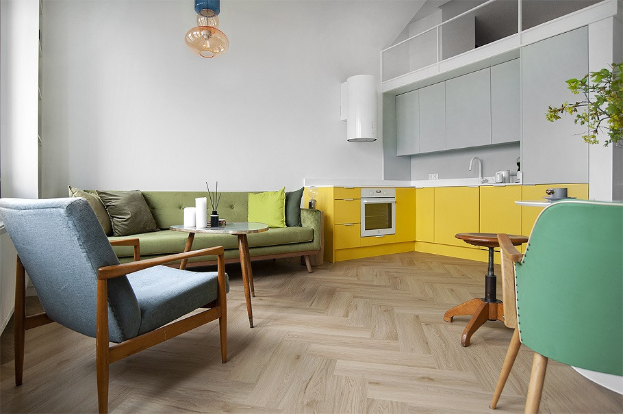 (P) Plăcile de vinil cu conținut mineral în decoruri de culorea lemnului sunt ideale pentru bucătării