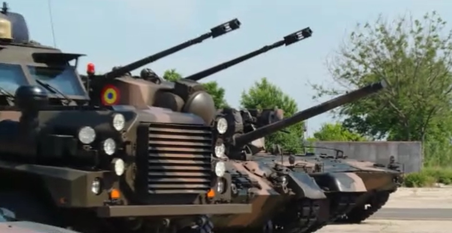 Cea mai mare expoziție de tehnică militară din Estul Europei, la București. Peste 400 de producători își prezintă arsenalul