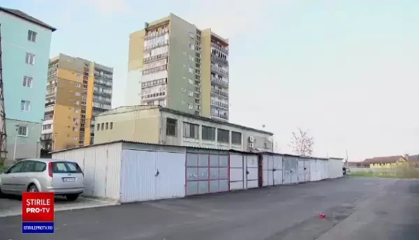 Adolescentul care a ucis o femeie în Mediaș a transmis crima prin apel video. Pe cine sunase