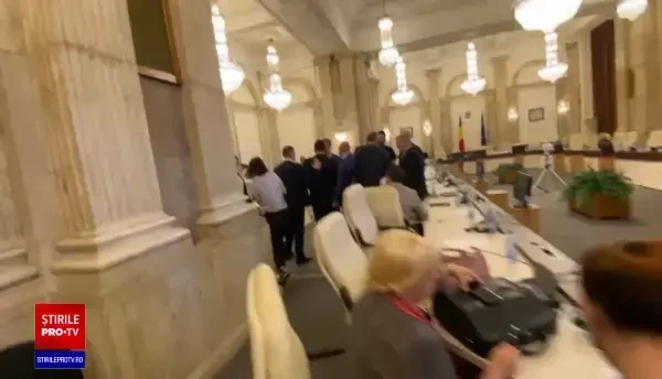 Ministrul Energiei, hărțuit de liderul AUR George Simion pe holurile Parlamentului