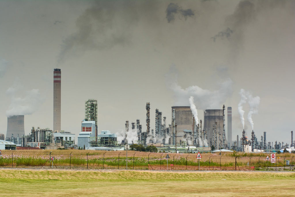 România are termen până în 2030 să reducă la jumătate poluanții din aer, conform unei directive UE