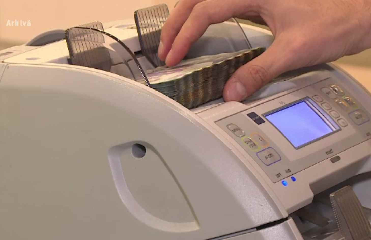 Primarii ”stau cu mâna întinsă” la Guvern pentru bani la rectificarea bugetară. Unii nu vor mai avea iluminat public