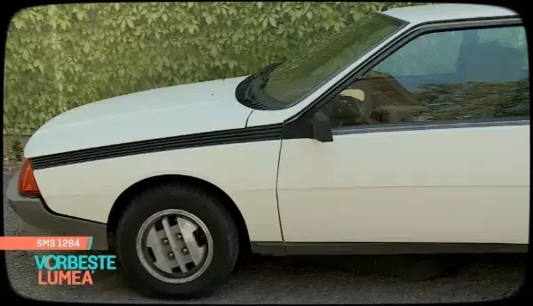 O mașină sport vintage, de colecție, a familiei Ceaușescu, scoasă la licitație cu 500 de euro