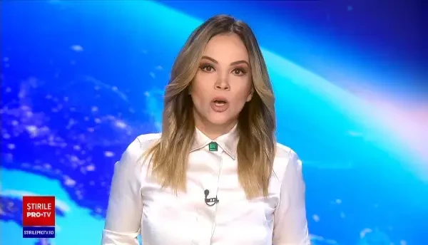 Drumarii lucrează de două săptămâni la deszăpezirea Transfăgărășanului. Zăpadă atinge chiar și 5 metri înălțime