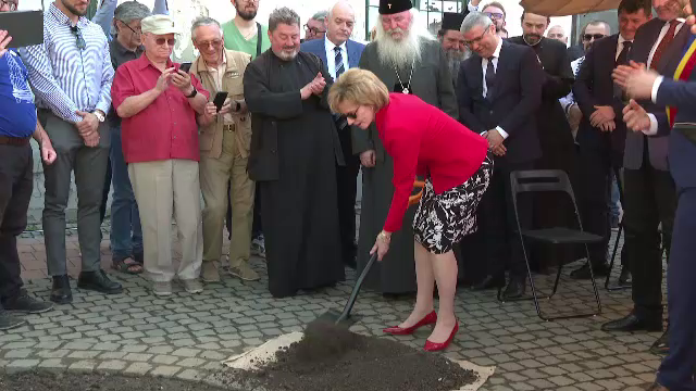 Principesa Margareta a înlocuit stejarul sădit de regele Ferdinand. Înainte erau doi arbori care simbolizau unirea românilor