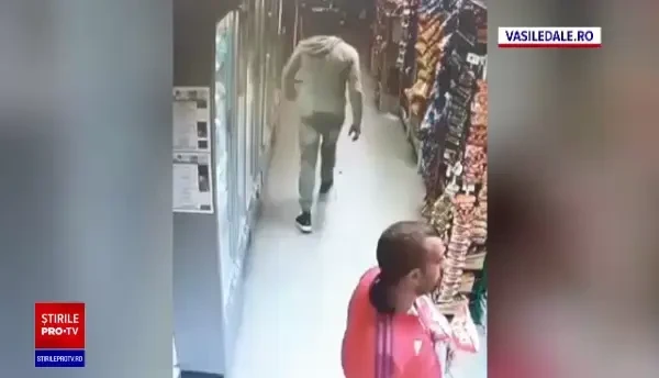 O femeie a fost bătută cu sălbăticie de un bărbat furios, într-un supermarket din Maramureș