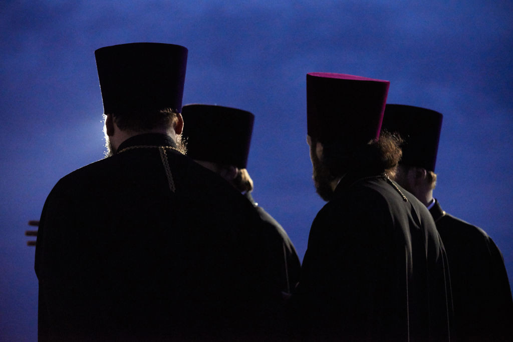 Aventurile a doi preoți beți în Vaslui. Unul a băut până a leșinat, celălalt a cerut să plece înapoi acasă, în Ucraina