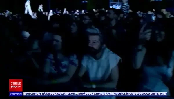 Peste 5.000 de oameni au cântat și au dansat în faţa Palatului Culturii din Iași, la festivalul Catedral