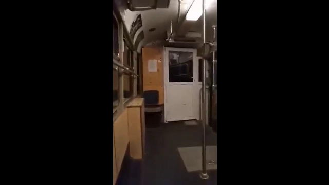 Un scurt circuit și o bubuitură puternică au speriat călătorii într-un tramvai din Brăila