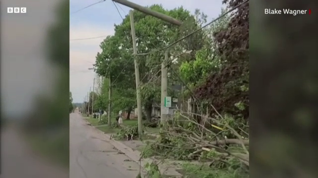 Furtunile au făcut ravagii în provinciile canadiene Ontario şi Quebec. Cel puțin opt oameni au murit