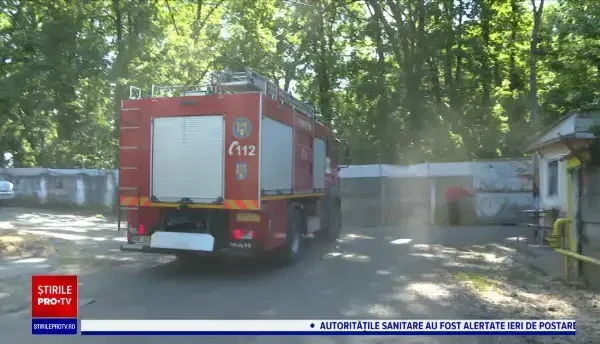 Incendiu de proporții la o hală în care erau depozitate echipamente de construcții