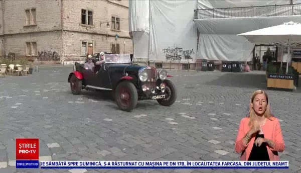 Mașini vechi de aproape 100 de ani, la Timișoara. Atracția paradei, un Bentley în valoare de 500.000 de euro