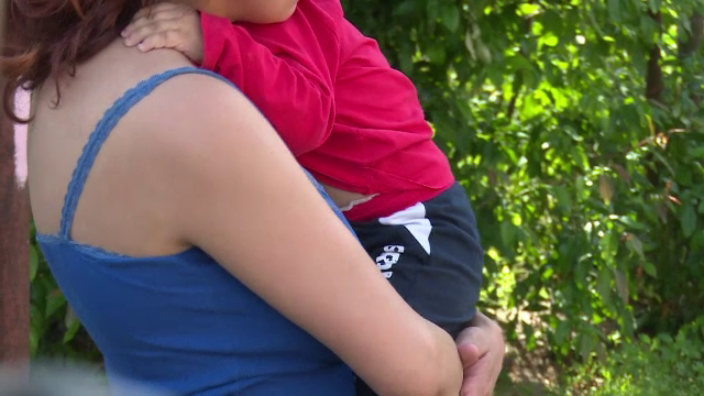 Un bebeluș de doar două luni și jumătate a murit după ce s-a înecat cu lapte