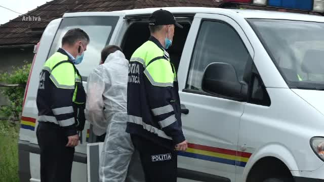 Cadavrul unui copil cu handicap, găsit într-un sac de plastic, în cușca unui câine. Tatăl, suspectat de omor