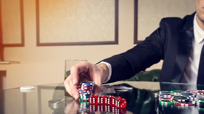 Cum sunt calculate taxele pe câștigurile din jocuri de noroc. Pasionaţii vor da la stat mai mulţi bani din încasări