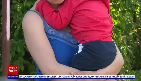 Un bebeluș de doar două luni și jumătate a murit după ce s-a înecat cu lapte